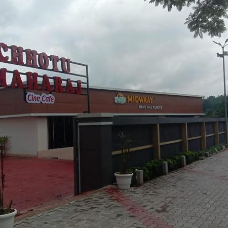 Midwaay Resort Patratu Buitenkant foto
