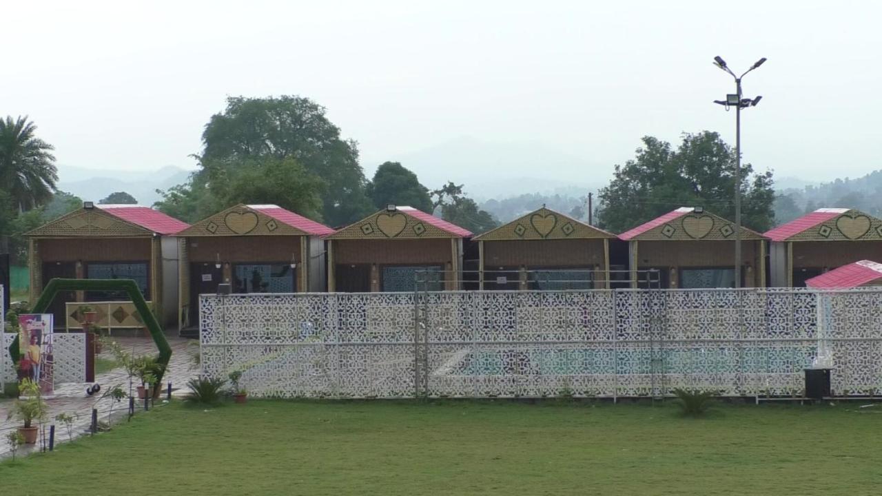Midwaay Resort Patratu Buitenkant foto