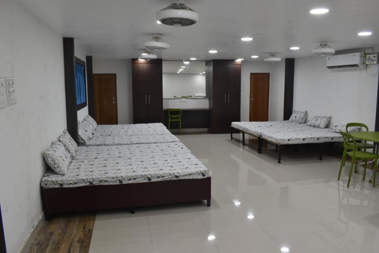 Midwaay Resort Patratu Buitenkant foto