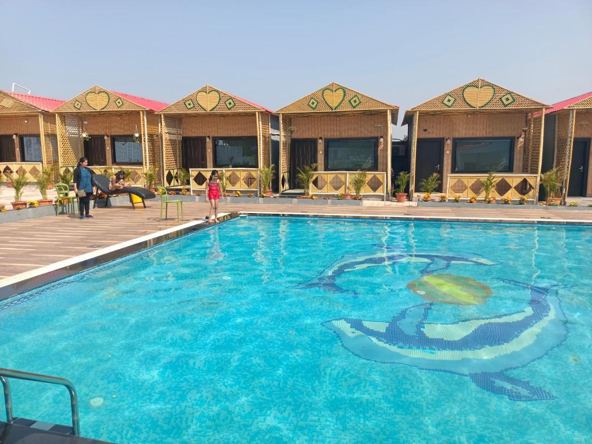 Midwaay Resort Patratu Buitenkant foto
